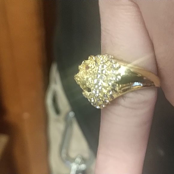 Golden Lion size 6 - Picture 3 of 3